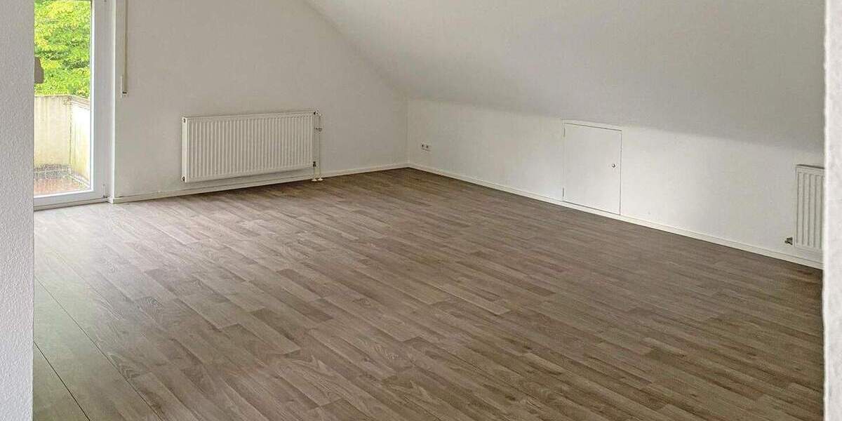 Etagenwohnung Esslingen am Neckar Pliensauvorstadt - 2 Zimmer, 64 m&sup2;, 220.000&euro; | Angebot:25837931