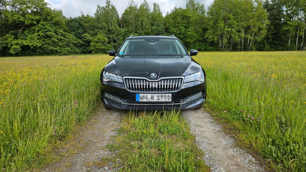 Skoda Superb 30.000 km 30.970 &euro; Auenwald 71549