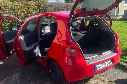 Toyota Yaris 156.000 km 2.300 &euro; Schwäbisch Gmünd 73527