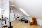 Provisionsfrei* Moderne, großzügige Doppelhaushälfte mit Einliegerwohnung, Garten, Carport, Solaranlage, Sauna & Jacuzzi, bezugsfrei - Doppelhaushälfte Uhingen | Angebot:27685704