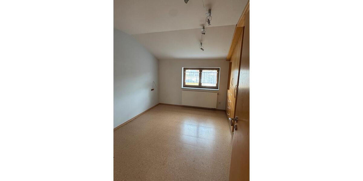 Dachgeschoßwohnung Ruppertshofen - 4 Zimmer, 130 m&sup2;, 950&euro; | Angebot:26310112