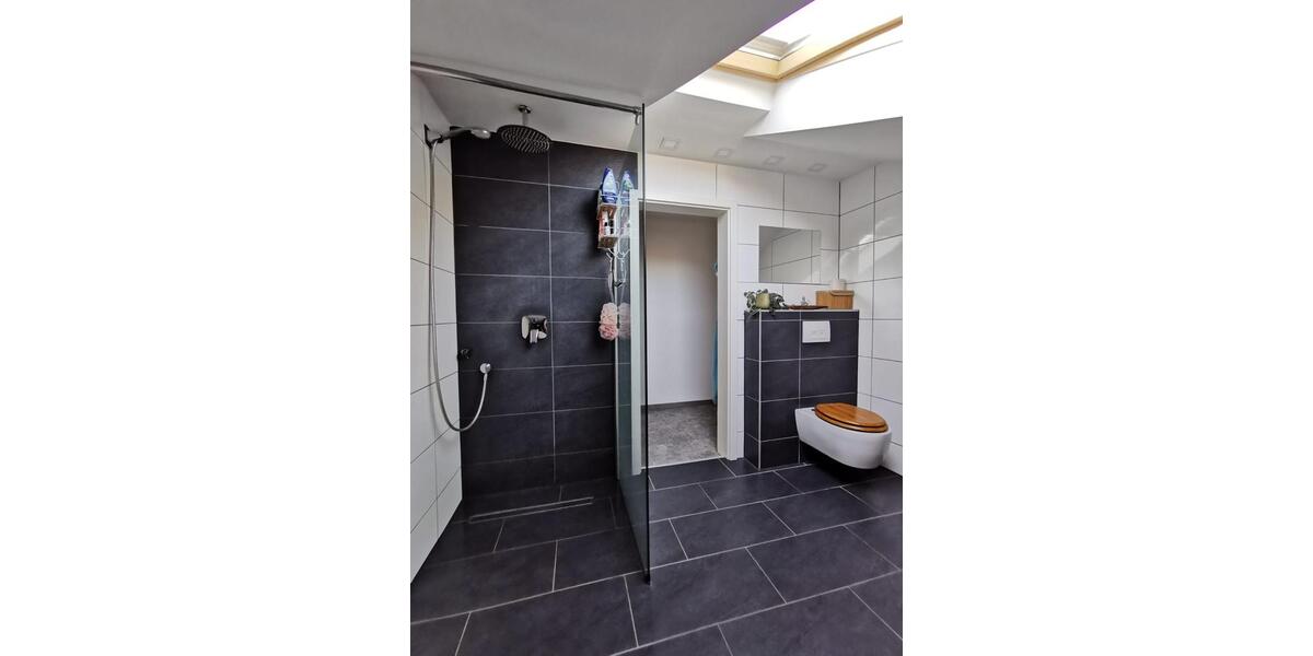 Dachgeschoßwohnung Essingen - 3 Zimmer, 90 m&sup2;, 850&euro; | Angebot:26681912