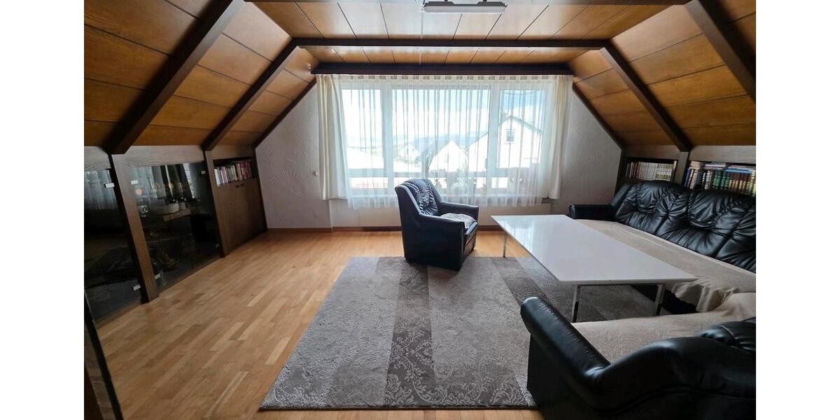 Dachgeschoßwohnung Schwäbisch Gmünd Bargau - 6.5 Zimmer, 117 m&sup2;, 245.000&euro; | Angebot:25948568