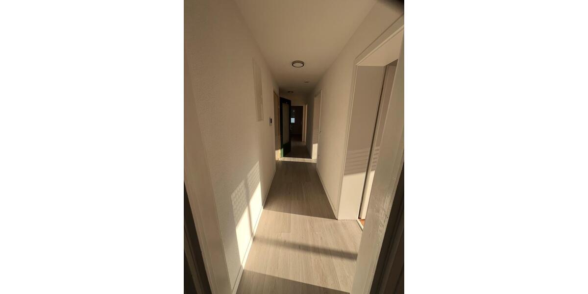 Etagenwohnung Baltmannsweiler - 4 Zimmer, 87 m&sup2;, 1.200&euro; | Angebot:25902091