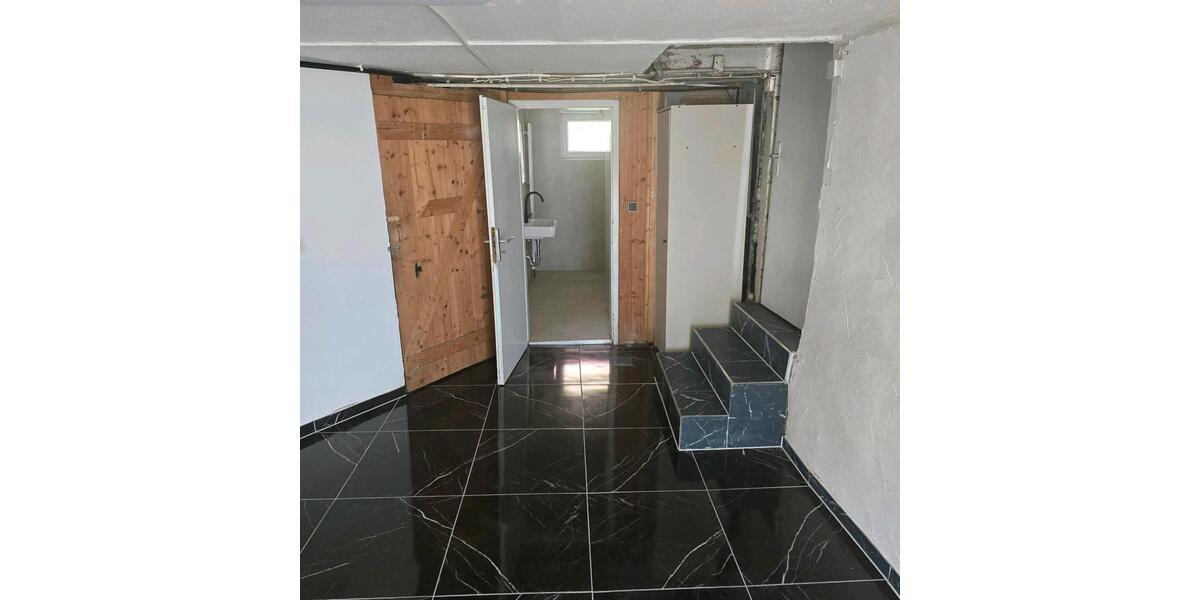 Etagenwohnung Lonsee - 6 Zimmer, 140 m&sup2;, 1.300&euro; | Angebot:26665993
