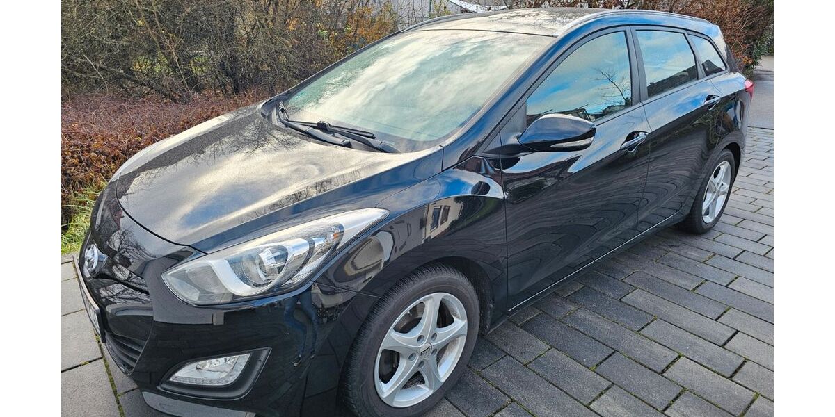 Hyundai i30 153.000 km 5.990 &euro; Nürtingen 72622