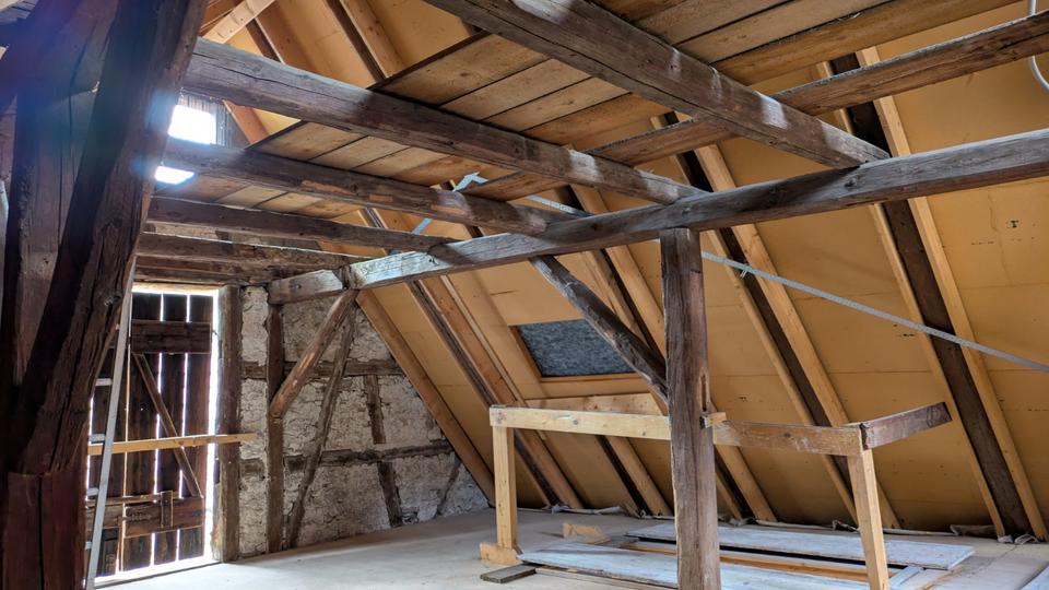 Einfamilienhaus Weinstadt - 9 Zimmer, 245.000&euro; | Angebot:21571963