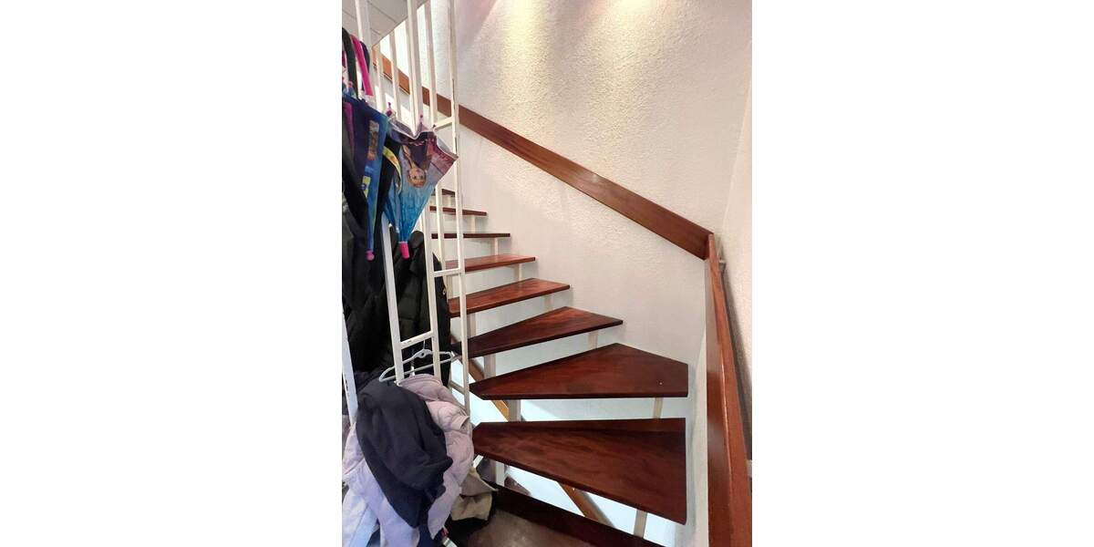 Reihenmittelhaus Albershausen - 6 Zimmer, 175 m&sup2;, 445.000&euro; | Angebot:25696188