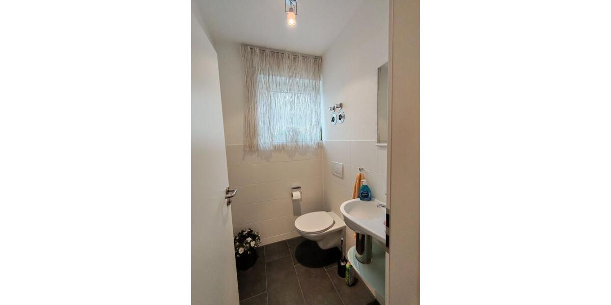 Etagenwohnung Esslingen am Neckar Hegensberg - 4 Zimmer, 90 m&sup2;, 1.200&euro; | Angebot:25959556