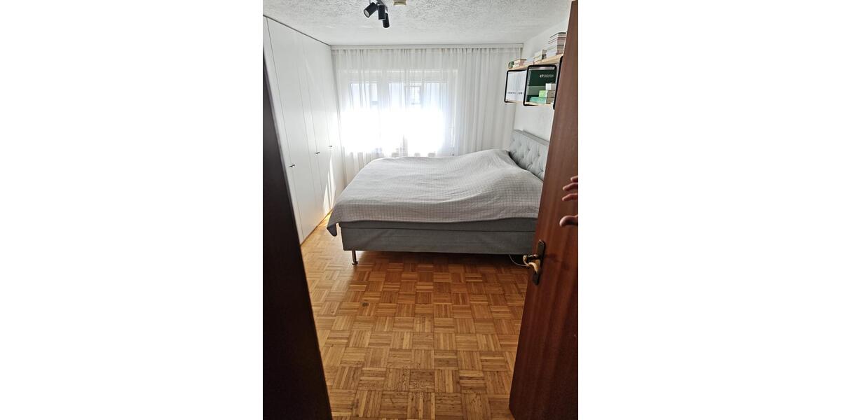 Etagenwohnung Schorndorf - 3 Zimmer, 74 m&sup2;, 1.050&euro; | Angebot:26023542