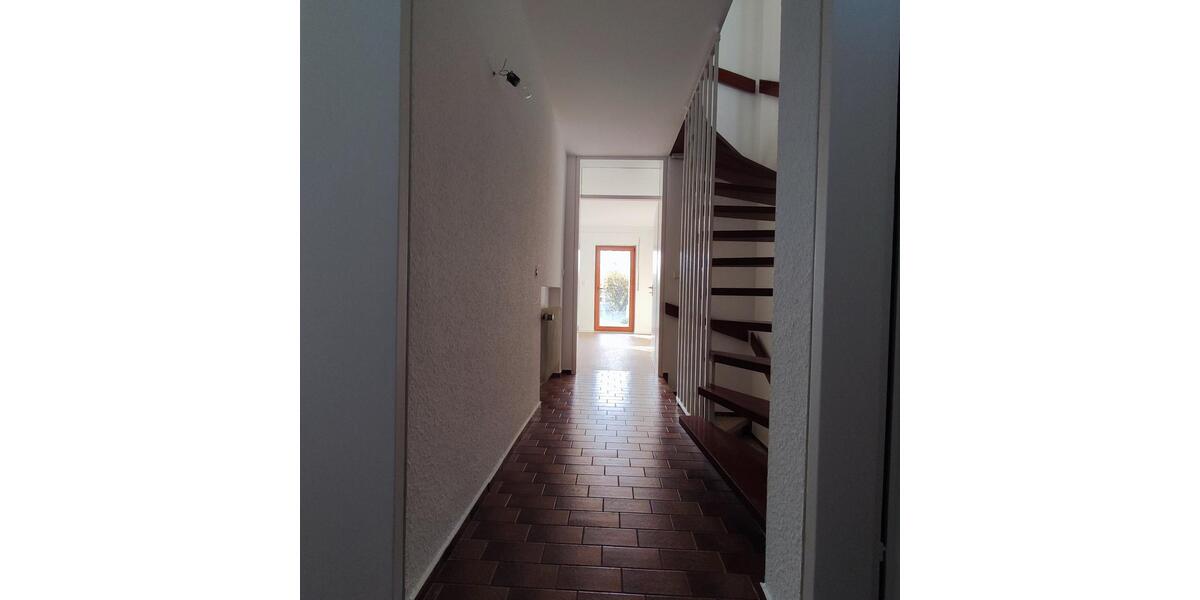 Reihenhaus Remshalden - 5 Zimmer, 135 m&sup2;, 1.750&euro; | Angebot:24237281