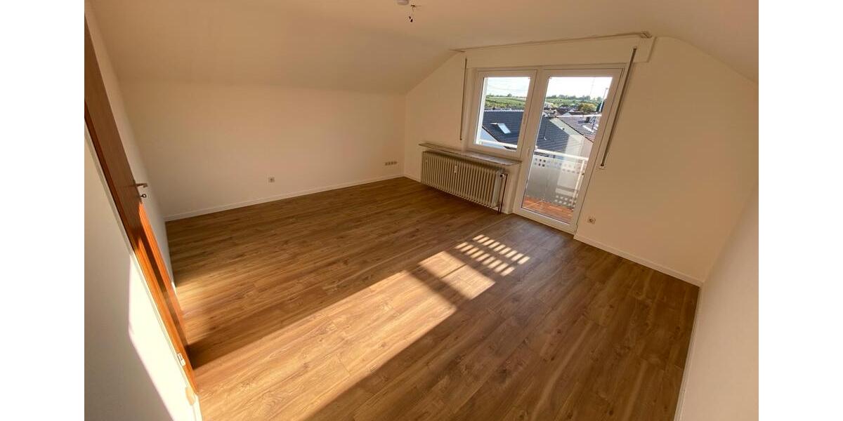 Dachgeschoßwohnung Weinstadt - 2 Zimmer, 60 m&sup2;, 1.000&euro; | Angebot:25635548