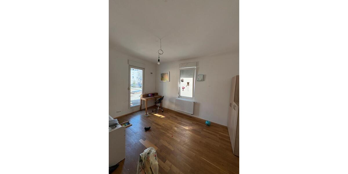 Etagenwohnung Göppingen - 1 Zimmer, 90 m&sup2;, 1.300&euro; | Angebot:27595834