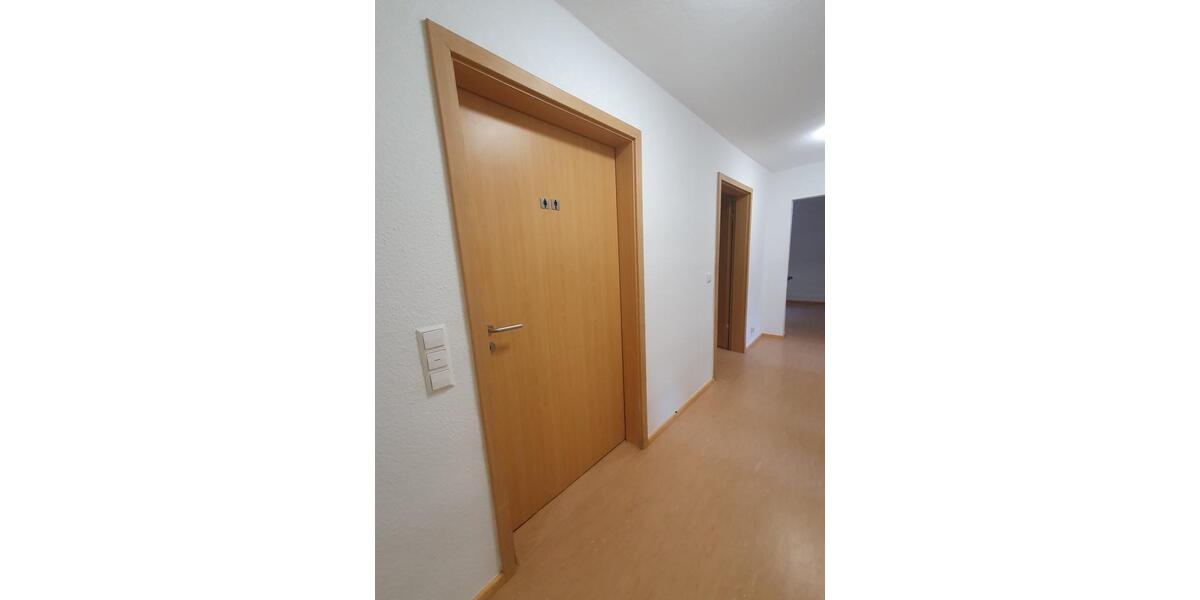 Erdgeschoßwohnung Bad Urach - 3 Zimmer, 76 m&sup2;, 850&euro; | Angebot:26020871