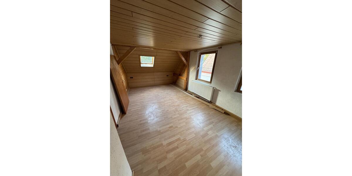 Reihenhaus Ostfildern - 7 Zimmer, 180 m&sup2;, 92.000&euro; | Angebot:24828041