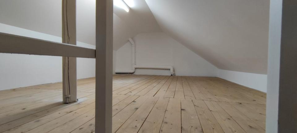 Dachgeschoßwohnung Täferrot - 2 Zimmer, 54 m&sup2;, 760&euro; | Angebot:26007780