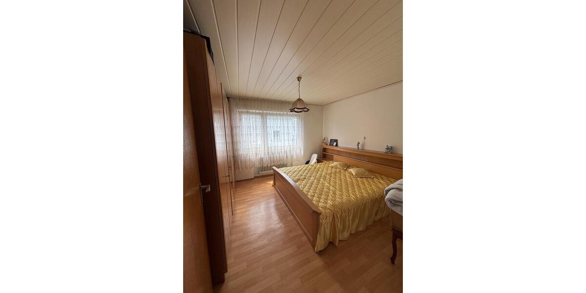 Dachgeschoßwohnung Weinstadt - 3.5 Zimmer, 74 m&sup2;, 215.000&euro; | Angebot:27008590