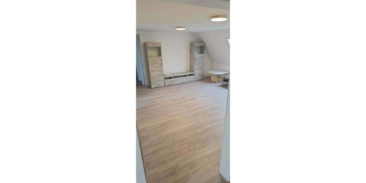 Etagenwohnung Westerheim - 5 Zimmer, 120 m&sup2;, 450&euro; | Angebot:25987972