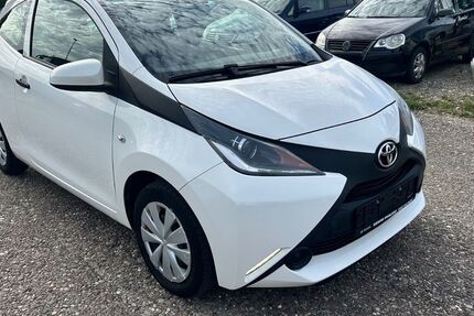 Toyota Aygo (X) 158.000 km 4.790 &euro; Essingen 73457
