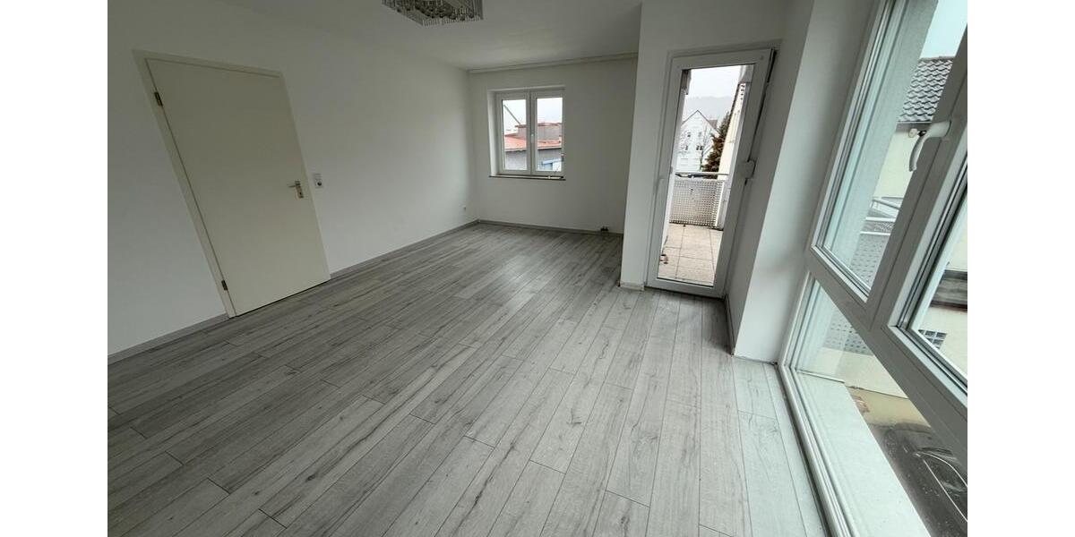 Hochparterre Esslingen am Neckar Oberesslingen - 3 Zimmer, 75 m&sup2;, 1.100&euro; | Angebot:26612883