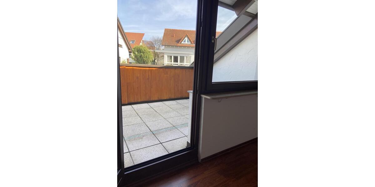 Dachgeschoßwohnung Winnenden - 3.5 Zimmer, 106 m&sup2;, 1.150&euro; | Angebot:25992753