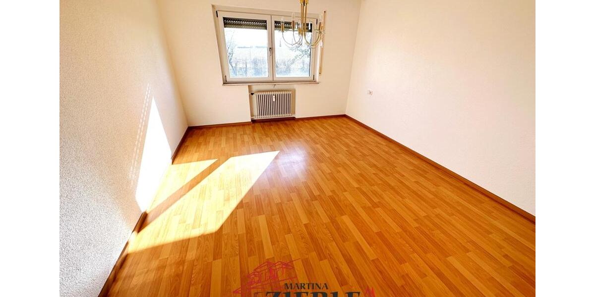 Etagenwohnung Eislingen (Fils) - 4.5 Zimmer, 104 m&sup2;, 1.090&euro; | Angebot:25720469