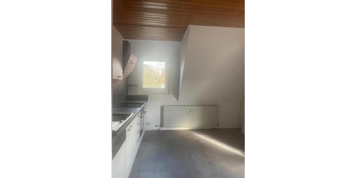 Dachgeschoßwohnung Göppingen Bruckwasen - 4 Zimmer, 84 m&sup2;, 840&euro; | Angebot:25944176