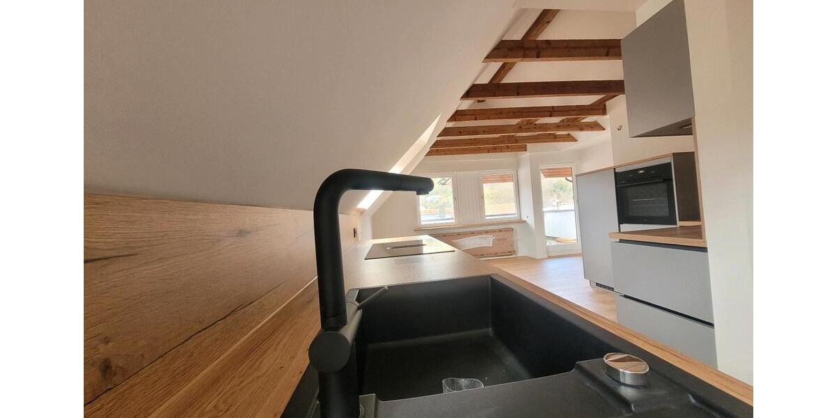 Dachgeschoßwohnung Winterbach - 4 Zimmer, 142 m&sup2;, 1.500&euro; | Angebot:25963187