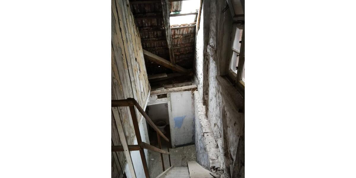 Einfamilienhaus Weinstadt - 9 Zimmer, 245.000&euro; | Angebot:21571963