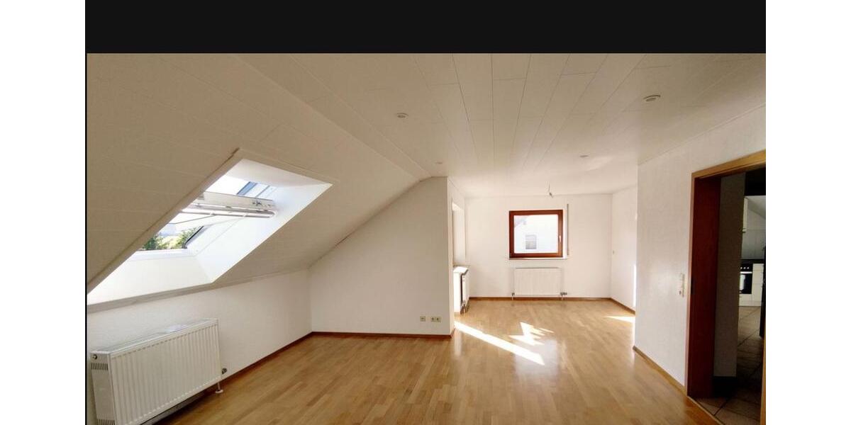Dachgeschoßwohnung Böbingen an der Rems - 3.5 Zimmer, 82 m&sup2;, 900&euro; | Angebot:26003096