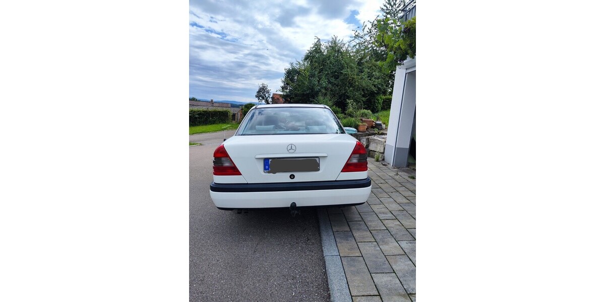Mercedes-Benz C 230 148.600 km 5.000 &euro; Uhingen 73066