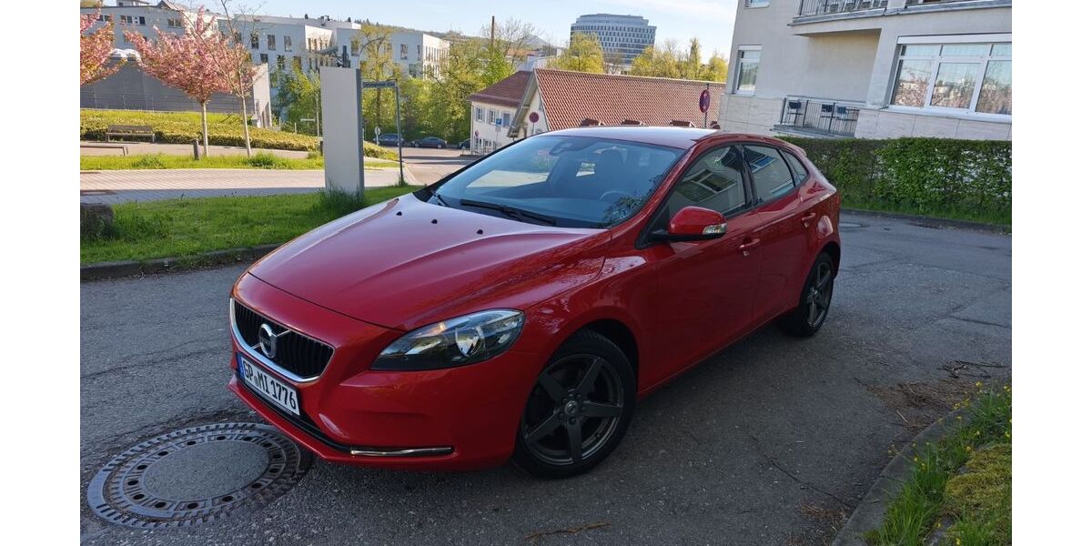 Volvo V40 33.000 km 13.900 &euro; Göppingen 73037