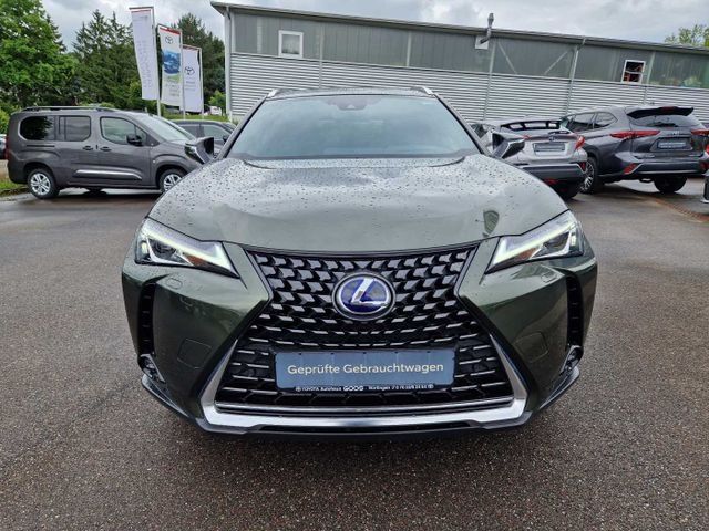 Lexus UX 9.828 km 27.900 &euro; Nürtingen 72622