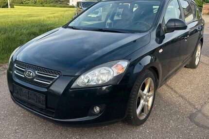 Kia ceed / Ceed 220.000 km 950 &euro; Gingen 73333