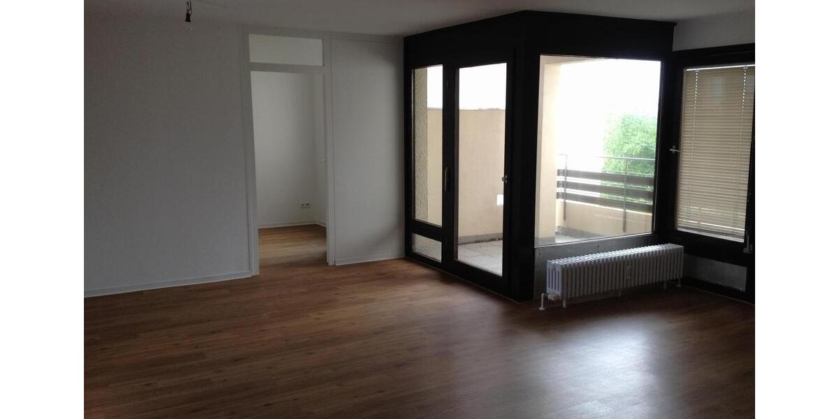 Etagenwohnung Esslingen am Neckar Pliensauvorstadt - 3 Zimmer, 82 m&sup2;, 885&euro; | Angebot:26006804