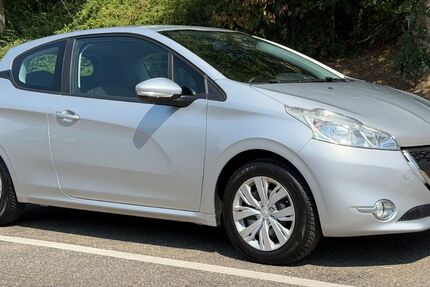 Peugeot 208 83.000 km 4.300 &euro; Fellbach 70736