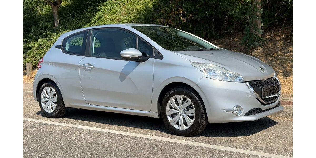 Peugeot 208 83.000 km 4.300 &euro; Fellbach 70736
