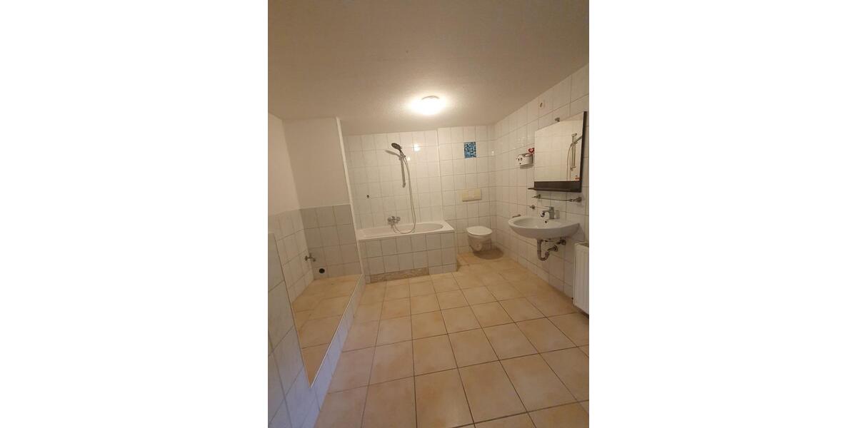 Erdgeschoßwohnung Bad Urach - 3 Zimmer, 76 m&sup2;, 850&euro; | Angebot:26020871