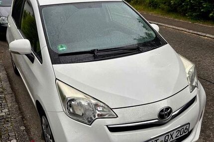 Toyota Verso-S 190.000 km 5.100 &euro; Wendlingen Am Neckar 73240