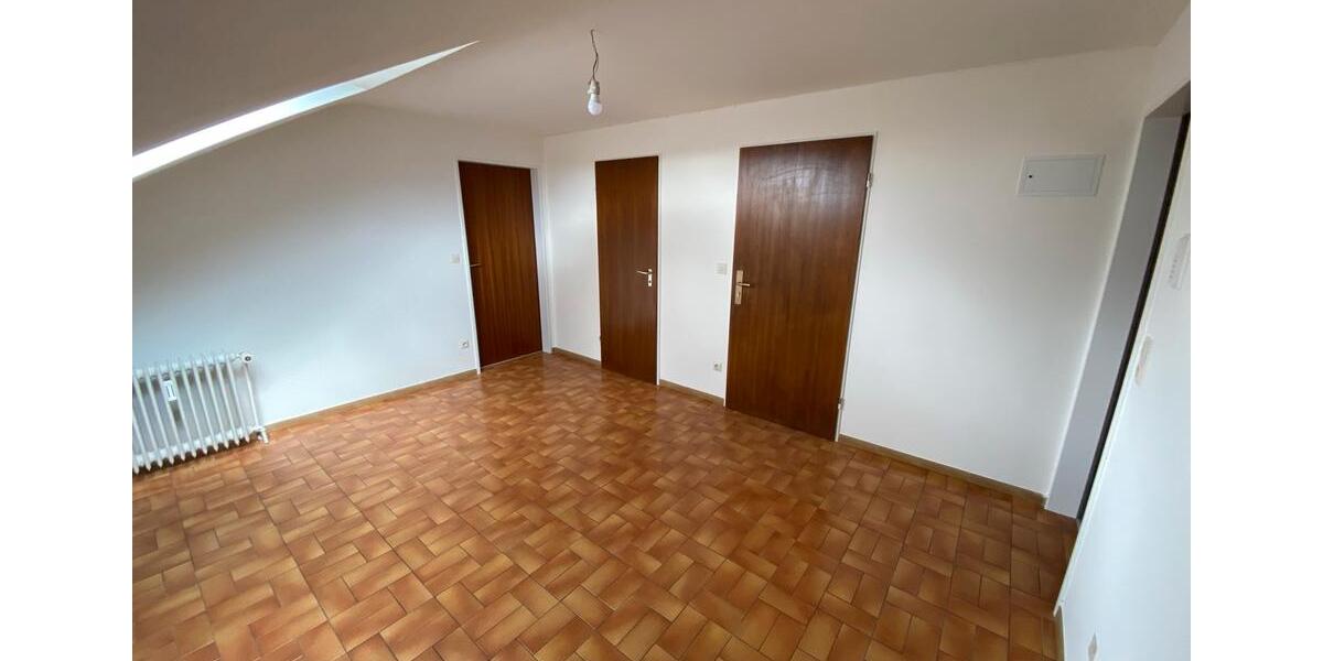 Dachgeschoßwohnung Weinstadt - 2 Zimmer, 60 m&sup2;, 1.000&euro; | Angebot:25635548