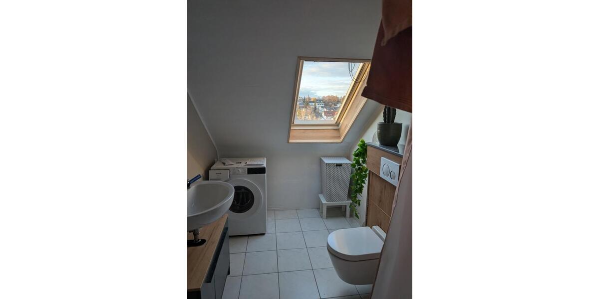 Dachgeschoßwohnung Laichingen - 3.5 Zimmer, 81 m&sup2;, 1.200&euro; | Angebot:25989323