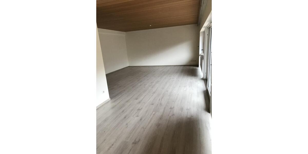Etagenwohnung Gruibingen - 2.5 Zimmer, 87 m&sup2;, 690&euro; | Angebot:25746046