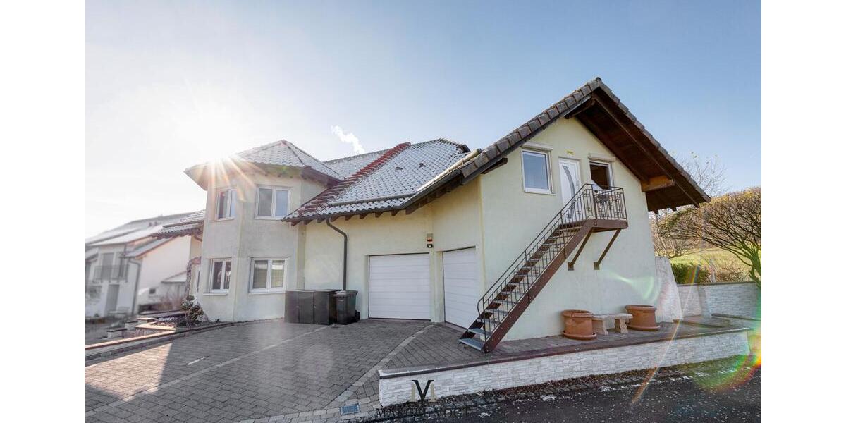 Einfamilienhaus Hülben - 8.5 Zimmer, 337 m&sup2;, 4.620&euro; | Angebot:23816966