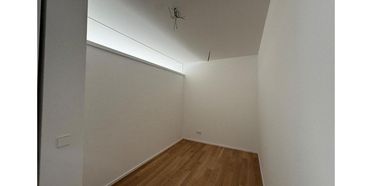 Erdgeschoßwohnung Esslingen am Neckar - 2 Zimmer, 87 m&sup2;, 1.925&euro; | Angebot:26727657