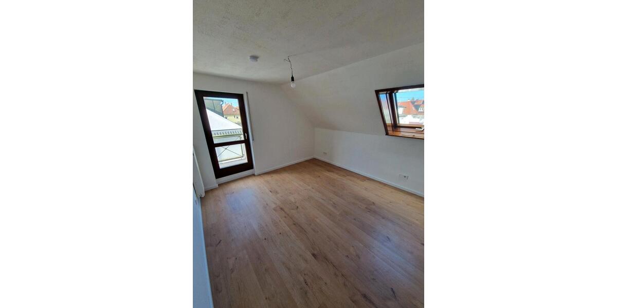 Maisonettenwohnung Fellbach - 4.5 Zimmer, 111 m&sup2;, 1.999&euro; | Angebot:25839376