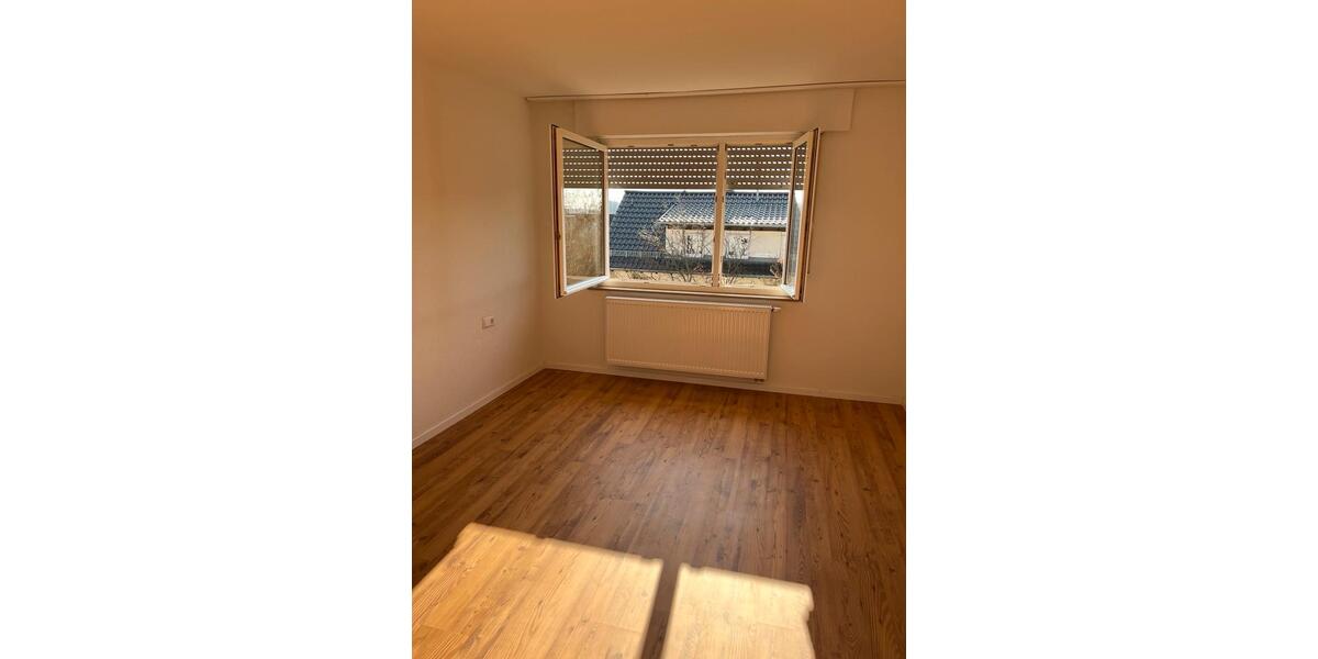 Etagenwohnung Baltmannsweiler - 4 Zimmer, 87 m&sup2;, 1.200&euro; | Angebot:25902091