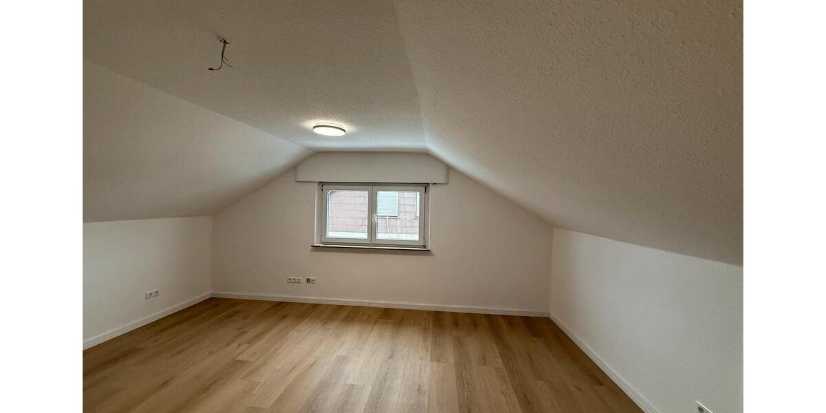 Dachgeschoßwohnung Göppingen Bruckwasen - 2 Zimmer, 55 m&sup2;, 700&euro; | Angebot:25594085