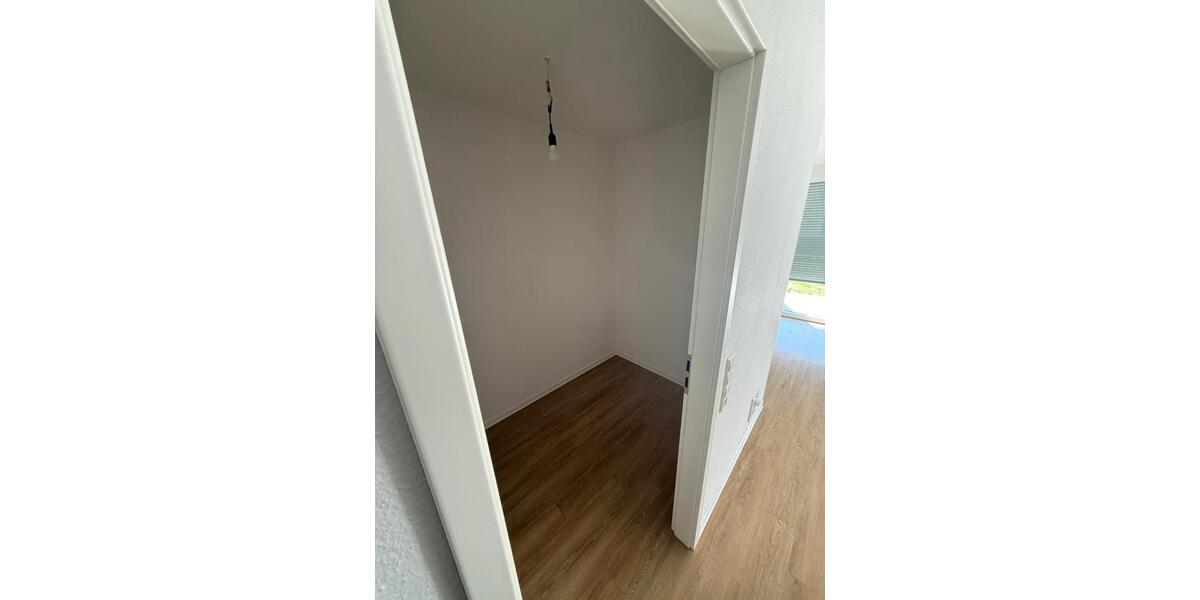 Erdgeschoßwohnung Esslingen am Neckar Brühl - 3 Zimmer, 80 m&sup2;, 1.375&euro; | Angebot:25972429