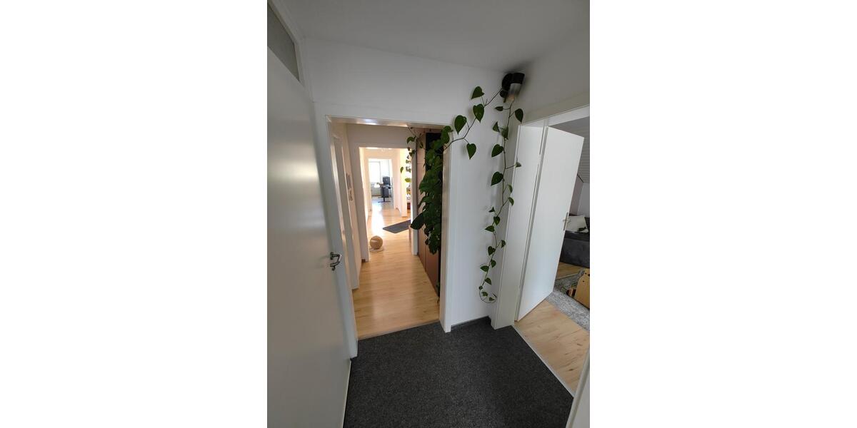 Dachgeschoßwohnung Göppingen Bruckwasen - 4.5 Zimmer, 82 m&sup2;, 800&euro; | Angebot:25636810