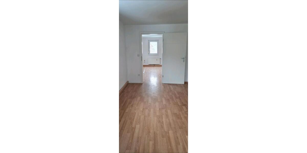Etagenwohnung Lorch - 4 Zimmer, 90 m&sup2;, 1.000&euro; | Angebot:27570365